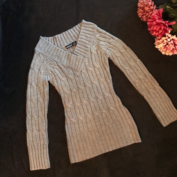 Wet Seal Sweaters - Wet Seal cable knit sweater
